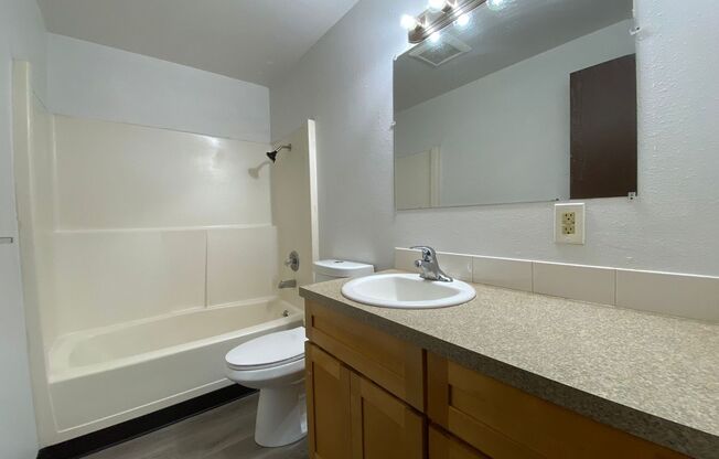 2 beds, 1 bath, 1,000 sqft, $1,795, Unit Unit 05