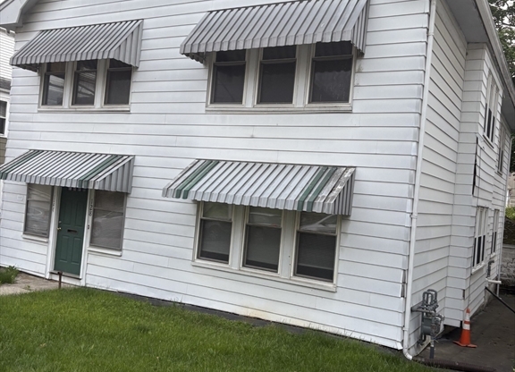 126 INGLESIDE AVE