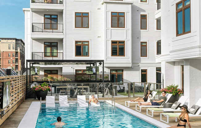 Pool & Sun Deck