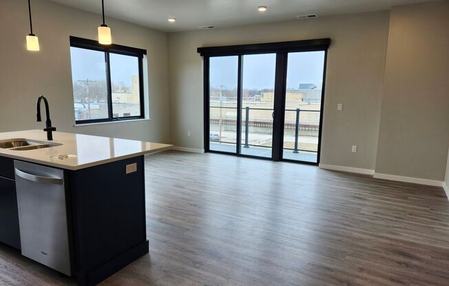 2 beds, 2 baths, 1,028 sqft, $1,675, Unit 314