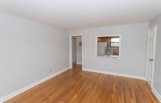 2 beds, 1 bath, $1,695, Unit SQC-227-4
