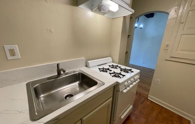 1 bed, 1 bath, $1,995, Unit 836