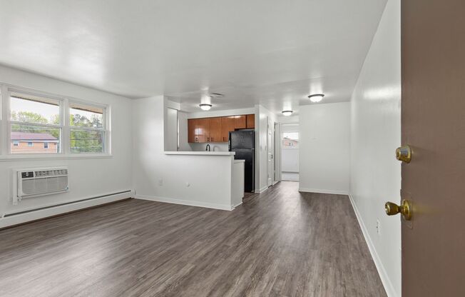 1 bed, 1 bath, 680 sqft, $1,050, Unit 135-6