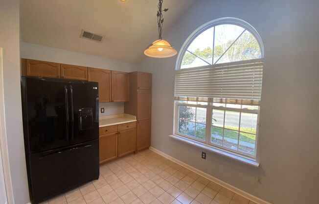Move in ready, 2-story Townhome located in Elizabeth Townes Subdivision!