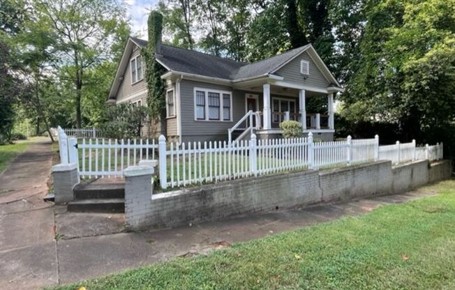 Introducing WesleyHeights401, a charming 3-bedroom, 2-bathroom house located in the heart of Charlotte, NC