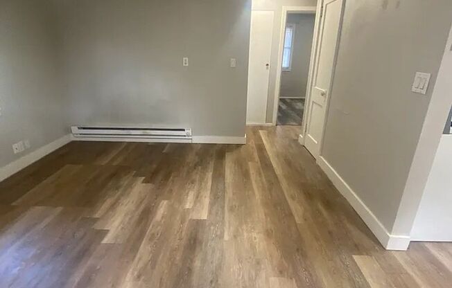 2 beds, 1 bath, $2,499