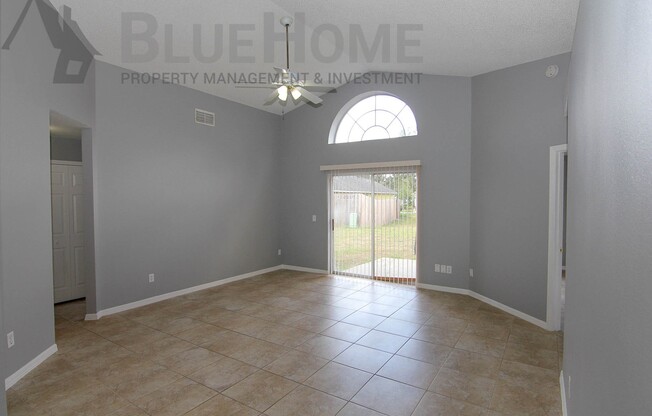 Newly Renovated 3/2/2 cul-de-sac home off the EconTrail
