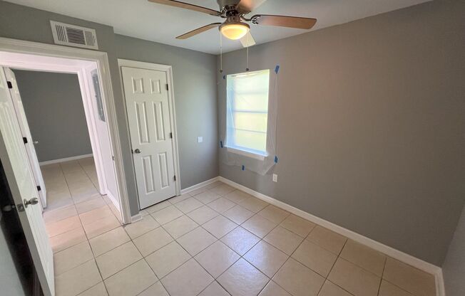 3 beds, 1 bath, 1,200 sqft, $950, Unit A