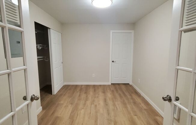 1 bed, 1 bath, 700 sqft, $2,075, Unit 13