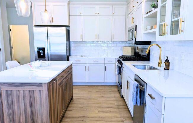 1 bed, 1 bath, 721 sqft, $1,795, Unit 203