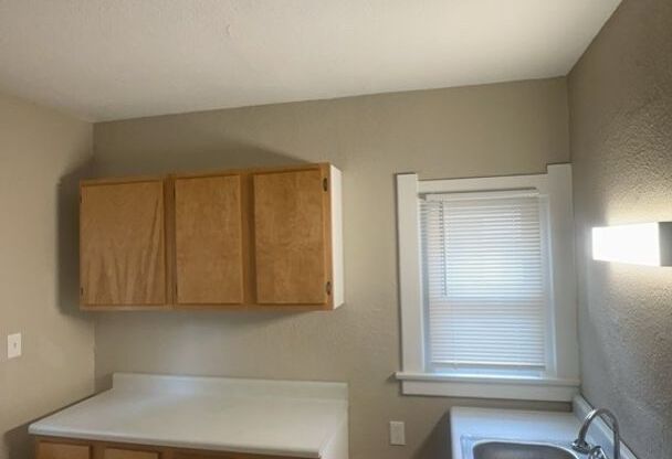 2 beds, 1 bath, $950