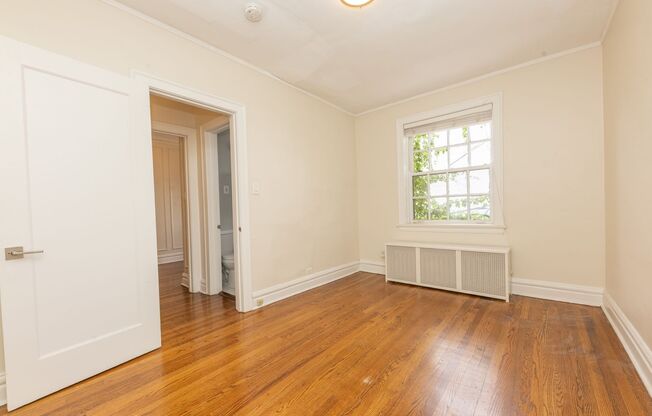 1 bed, 1 bath, 595 sqft, $1,395, Unit 1010-2N