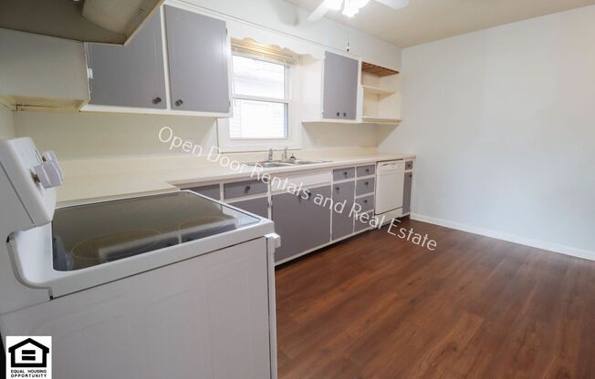 3 beds, 1 bath, $1,300