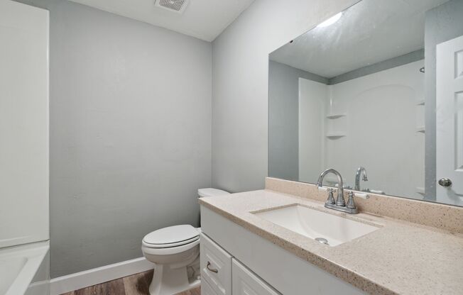 2 beds, 1 bath, $1,475, Unit Apt C