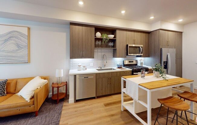 Studio, 1 bath, 511 sqft, $2,556, Unit 213