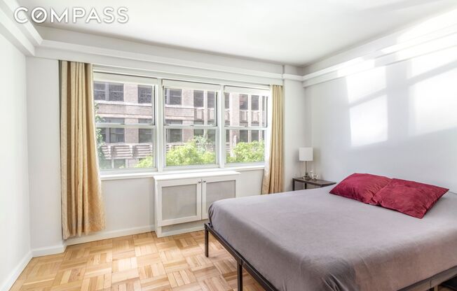 321 E 45 ST