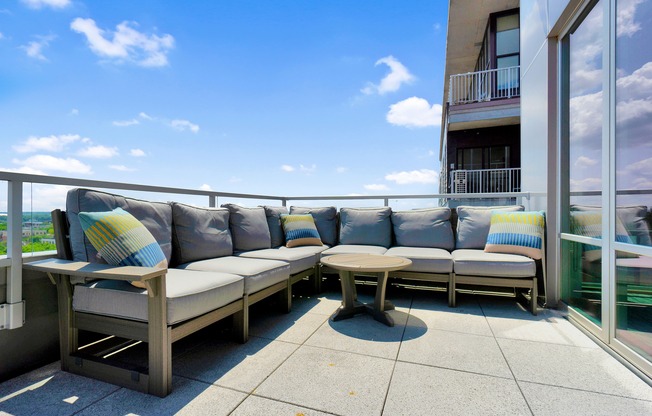 Apartments in Downtown Madison, Wisconsin. Domain Apartments offers luxury studio, 1 bedroom, 1 bedroom + Den, and 2 bedroom apartments.