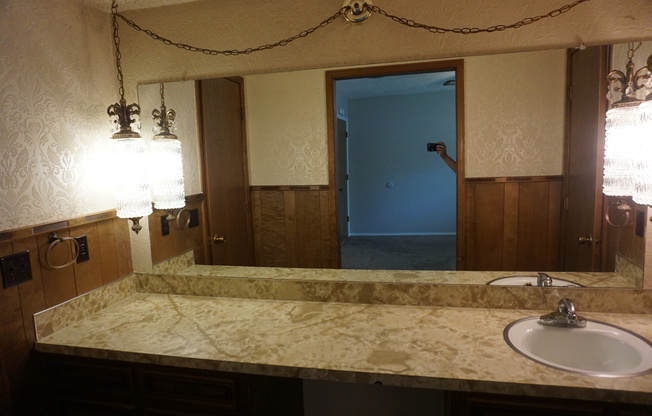 3 beds, 2 baths, 1,568 sqft, $1,395, Unit 7904 Aberdeen B