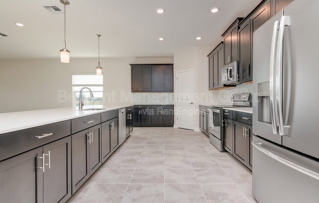 4 beds, 2.5 baths, 3,200 sqft, $3,300
