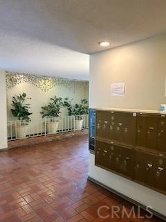 1 bed, 1 bath, 713 sqft, $2,350