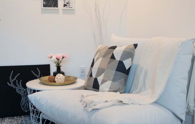 Studio, 1 bath, 390 sqft, $1,949, Unit 312