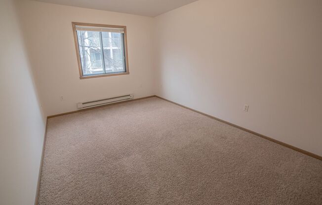 2 beds, 1 bath, 830 sqft, $855, Unit 1710-303