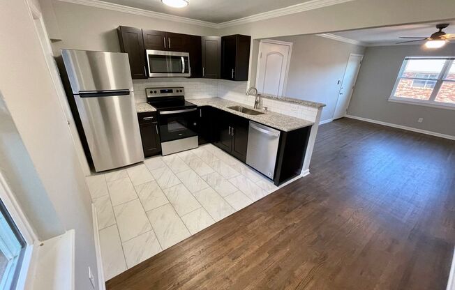 2 beds, 1 bath, 950 sqft, $1,900, Unit G-2