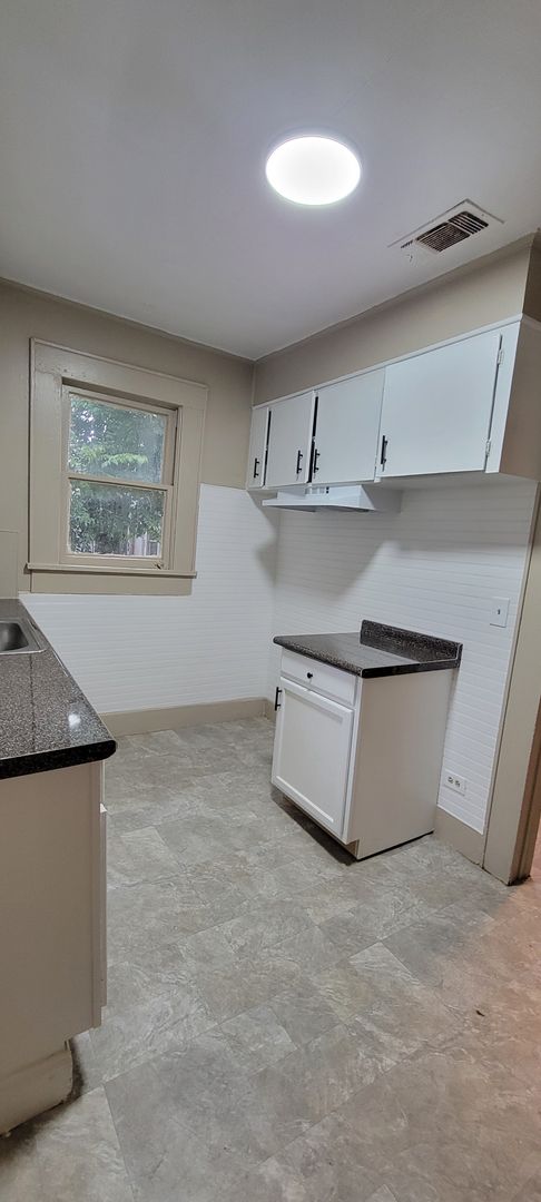 3 beds, 1 bath, $815