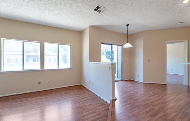 **$1,000.00 OFF MOVE IN SPECIAL!!** **Adorable Updated 2 bed 2 bath Condo for Rent in DTC!**