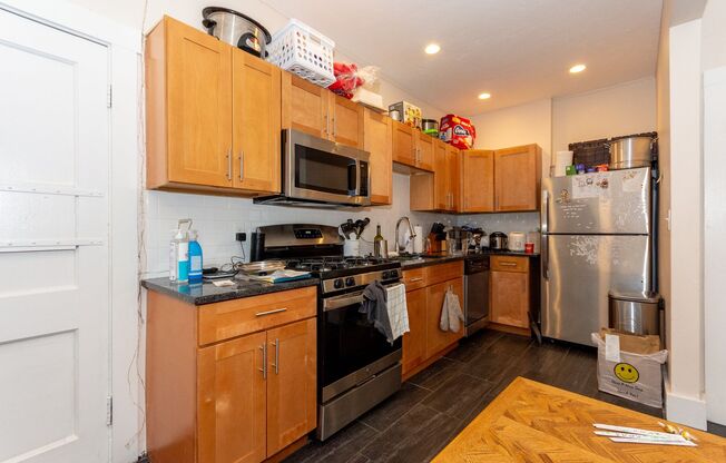 4 beds, 1 bath, $4,500, Unit Unit #25