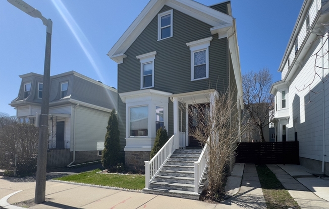 25 LAUREL ST