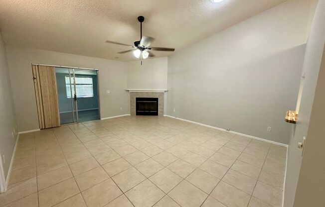 Beautiful open 2/2 Near UCF