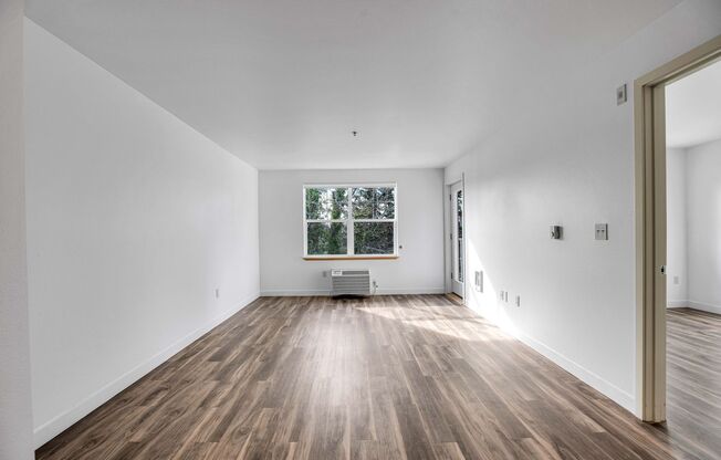 1 bed, 1 bath, 594 sqft, $1,549, Unit 126-213