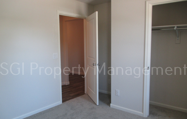 1053 W Greyhawk Loop