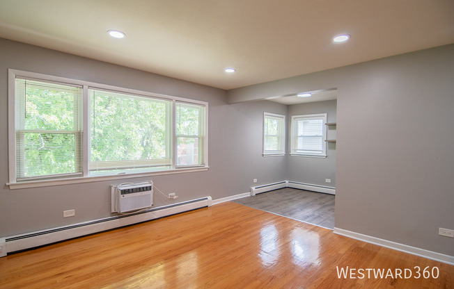 3249 N KEELER