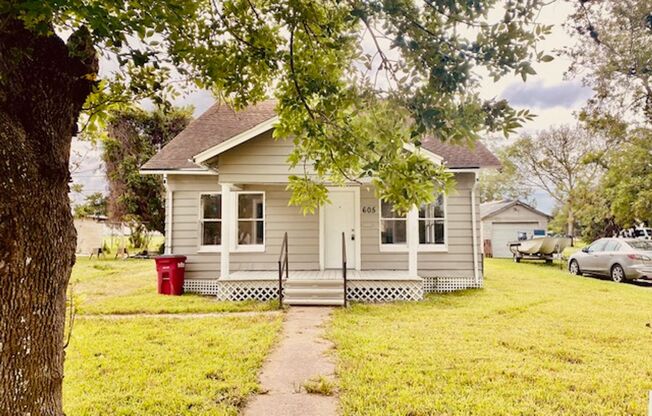 REMODELED 4 BEDROOM 2 BATH LEASE HOME IN FREEPORT, TEXAS