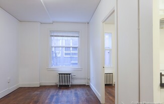 1 bed, 1 bath, 351 sqft, $1,295, Unit 305