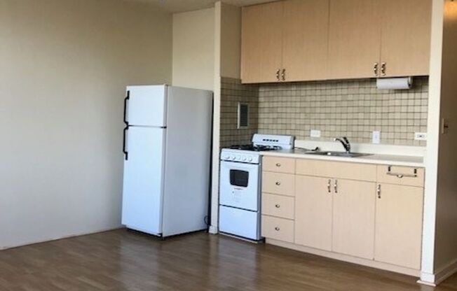 Studio, 1 bath, $1,550, Unit # #A 902