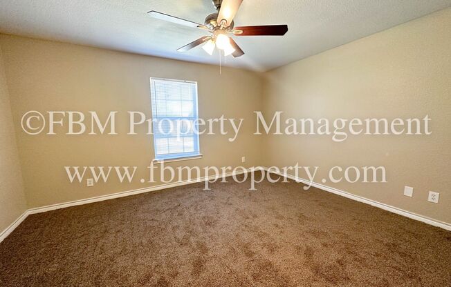 2 beds, 1 bath, $1,250, Unit 702