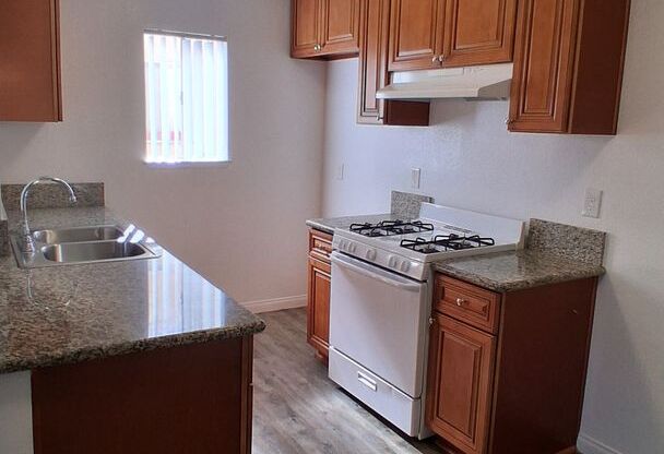 1 bed, 1 bath, 665 sqft, $1,900, Unit 210