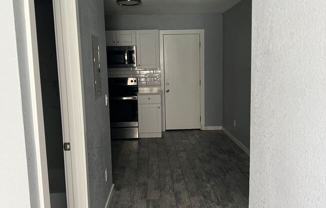 2 beds, 1 bath, $1,395