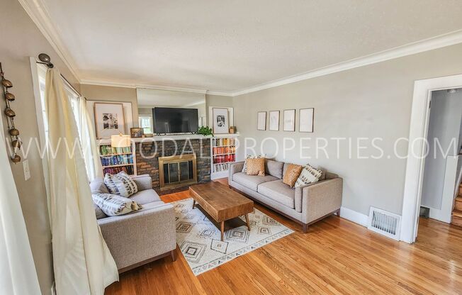 Iconic 3 Bedroom 1.5 Bath home in Beaverdale Home