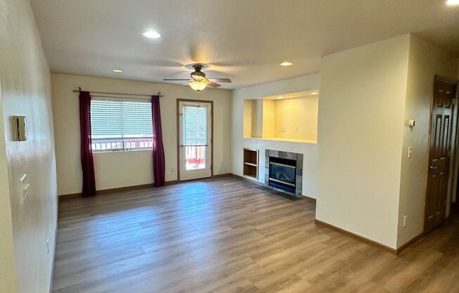 Lovely 2 bedroom 1.5 bath condo