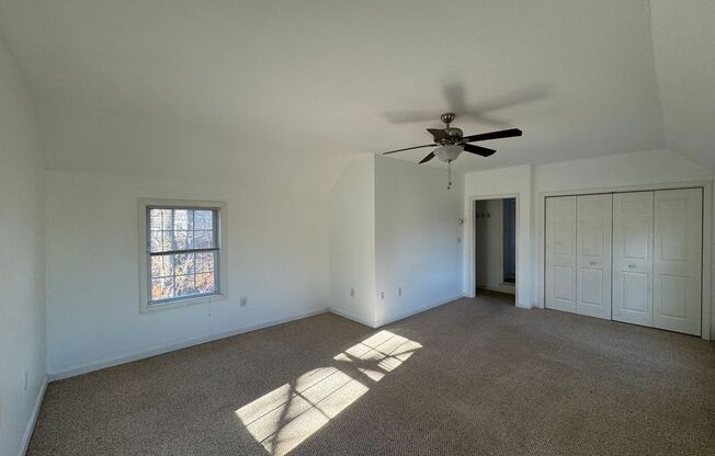 Spacious Farmhouse-Style 2-Bedroom Apartment in Haverhill, MA!