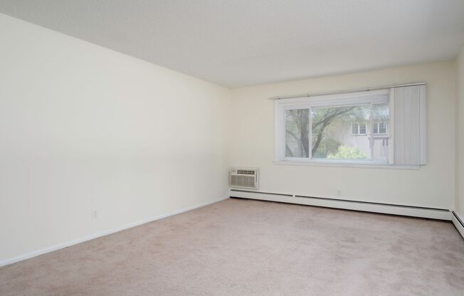 2 beds, 1 bath, 900 sqft, $1,325, Unit 301