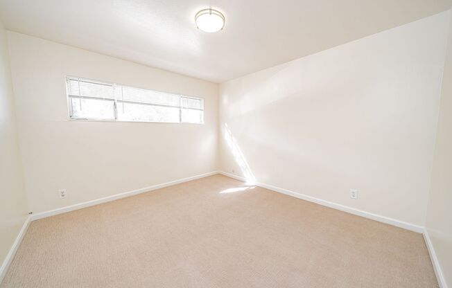 2 beds, 1 bath, $2,195, Unit 2