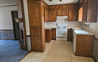 3 beds, 2 baths, $1,400