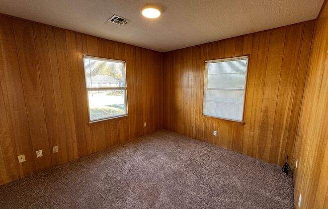 3 bedroom 1 bath garage conversion with flex room for extra living space or a home office, in the heart of OKC!