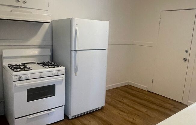 1 bed, 1 bath, 700 sqft, $1,450, Unit 52b