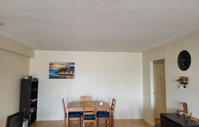 1 bed, 1 bath, 870 sqft, $3,200, Unit 915